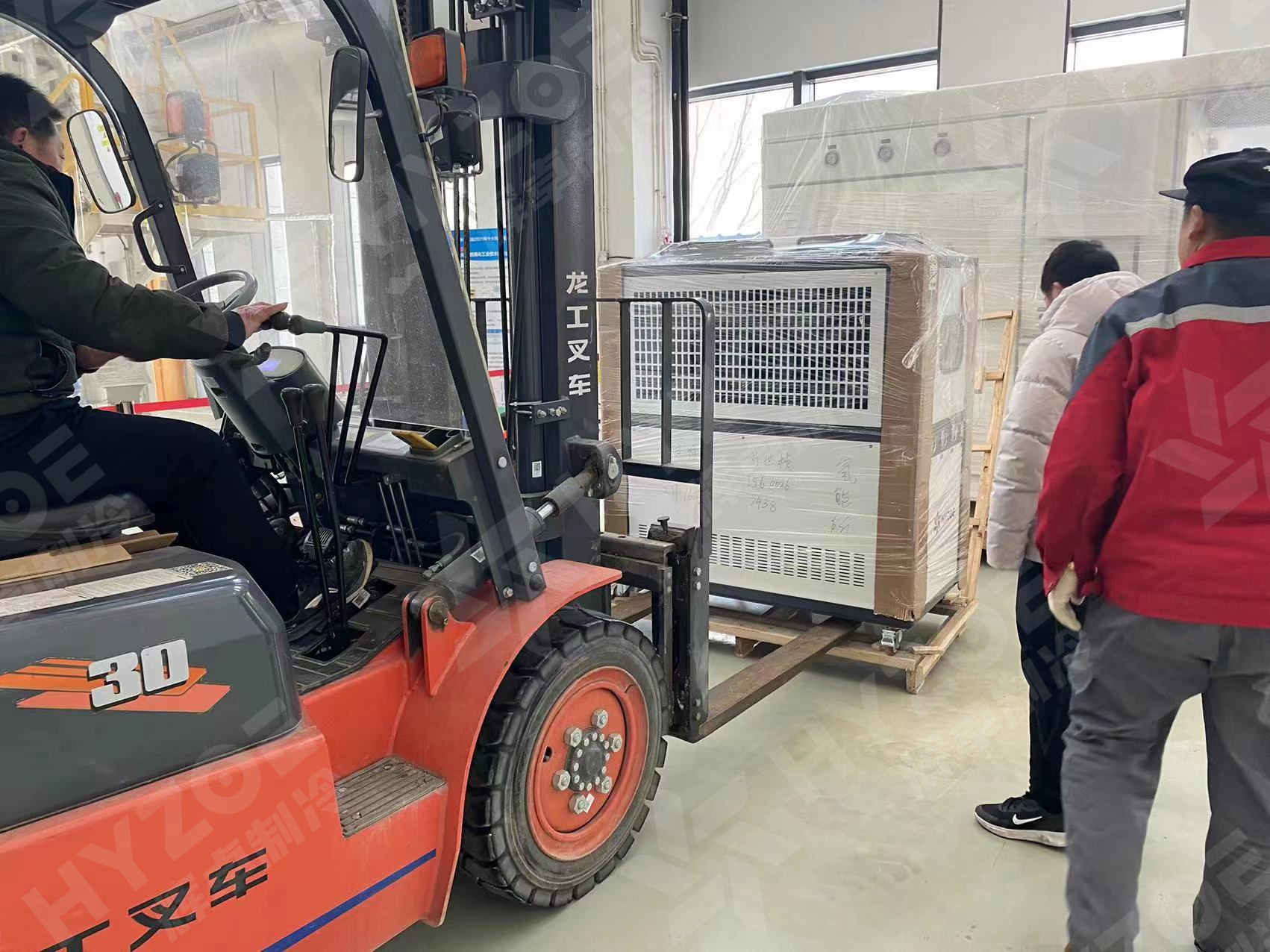 風冷螺杆冷（lěng）水機